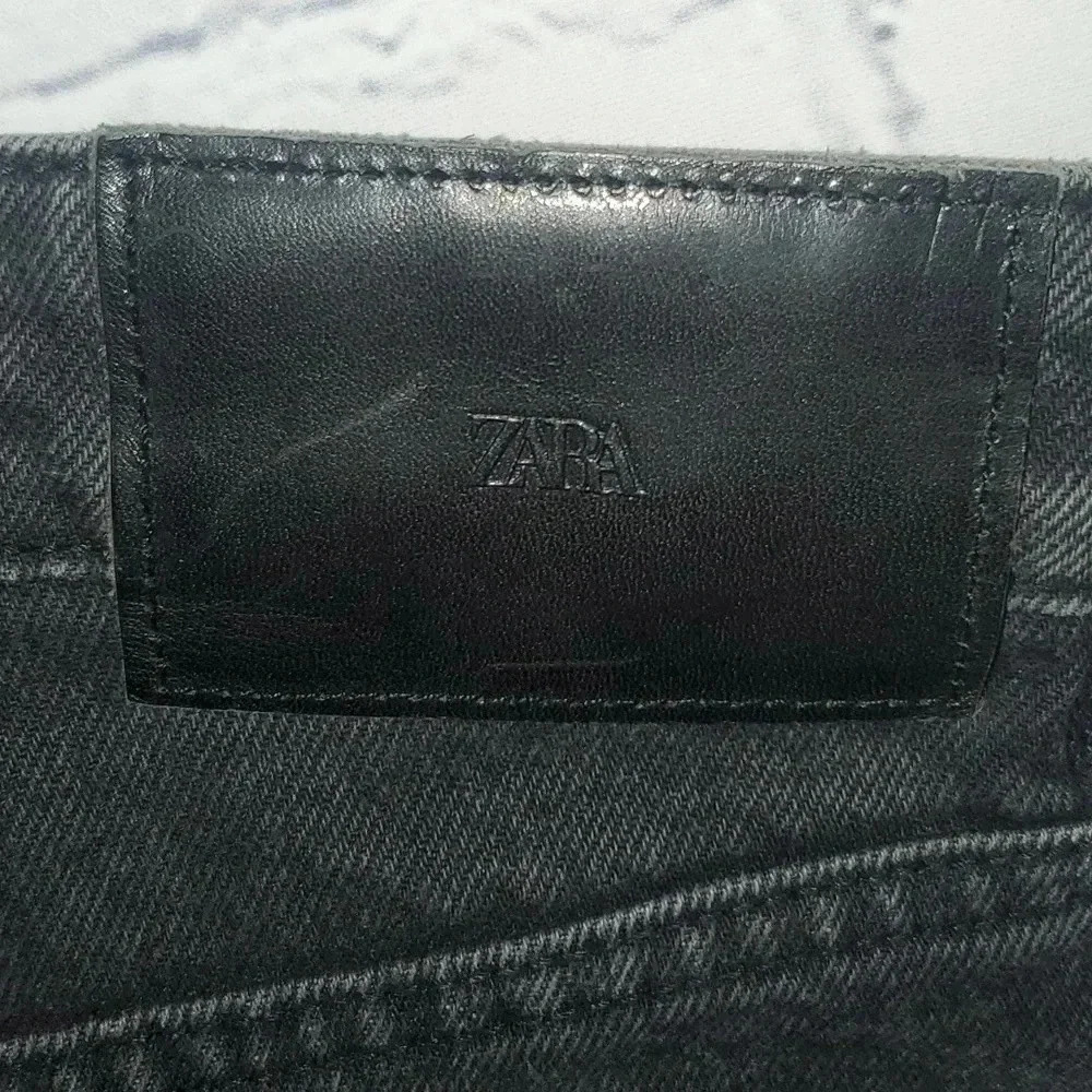 Zara Women's Relaxed Baggy Fit Button Up Black Non Distressed  Unhem Jeans Sz 2 - Picture 9 of 12
